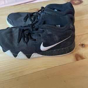 Size 3 Youth - Nike Kyrie 4 Ankle Taker Basketball shoes